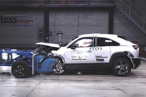 Mazda MX-30 EV đạt 5 sao trong bài kiểm tra an toàn của Euro NCAP