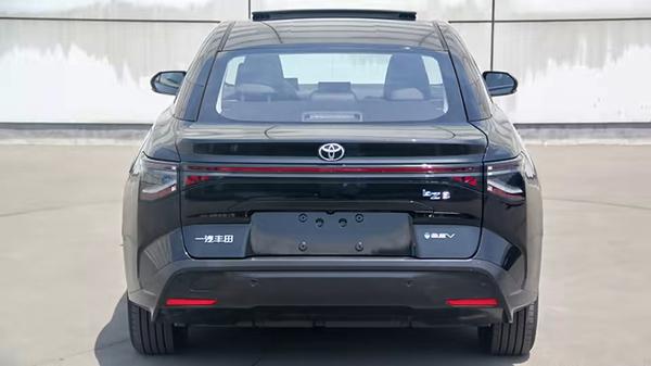 Ô tô chạy điện Toyota bZ3 xuất hiện trên đường phố Trung Quốc