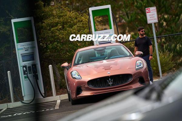 Siêu xe điện Maserati GranTurismo Folgore bị bắt gặp trên phố trước thềm ra mắt