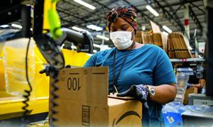 Cạnh tranh kinh doanh, Amazon tuyển dụng 15 đô/ giờ