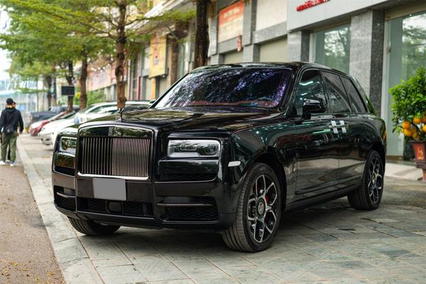 SUV siêu sang Rolls-Royce Cullinan Black Badge "siêu lướt"  bán với giá gần 40 tỷ đồng