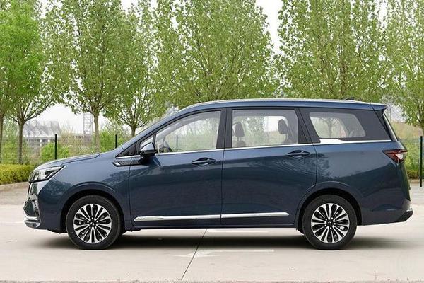 MPV giá rẻ Wuling Jia Chen 2022 ra mắt với giá chỉ bằng 1/3 Toyota Innova