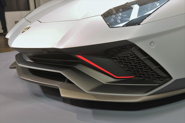 Siêu phẩm Lamborghini Aventador LP780-4 Ultimae 24 tỷ cho đại gia Hồng Kông