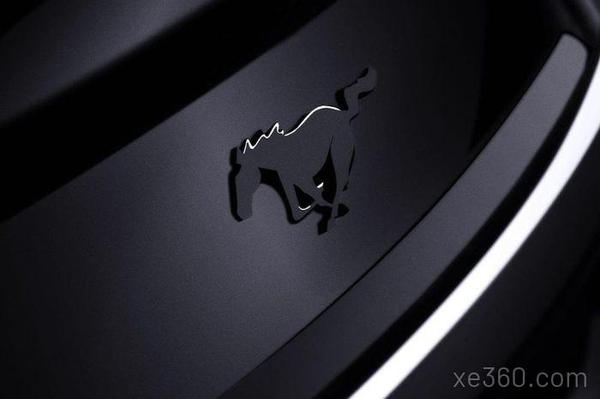 Ford Mustang vừa ra mắt phiên bản đặc biệt mang tên Dark Horse