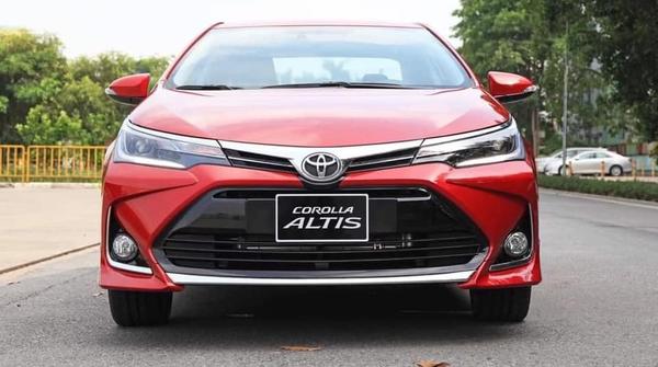 Mẫu xe Toyota Corolla Altis đang giảm giá sâu tại các đại lý