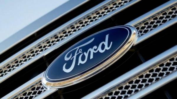 Ford không thể giao xe đến khách hàng do tình trạng thiếu logo