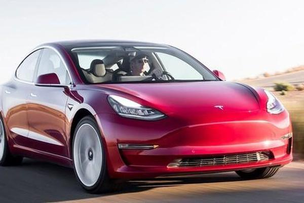 Hơn 40.000 xe bị Tesla thu hồi do lỗi hệ thống lái