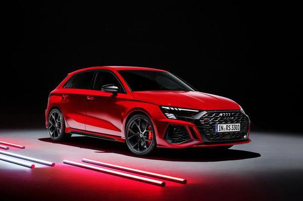Audi RS3 2022 ra mắt với hai biến thể Sportback và Sedan, công suất hơn 400 mã lực