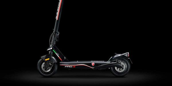 Scooter điện Ducati Pro-III ra mắt với giá 924 USD