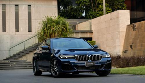 BMW 5-Series 2021 chính thức ra mắt với 3 phiên bản, sở hữu nhiều trang bị đắt giá