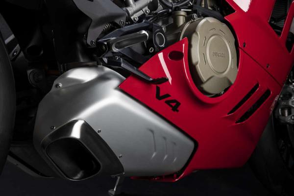 Bộ đôi Ducati Panigale V4 và V4 S 2022 chính thức ra mắt
