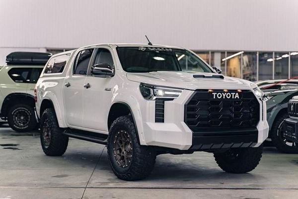 Toyota Hilux với bản độ thành siêu bán tải Tundra với giá chỉ 64 triệu đồng