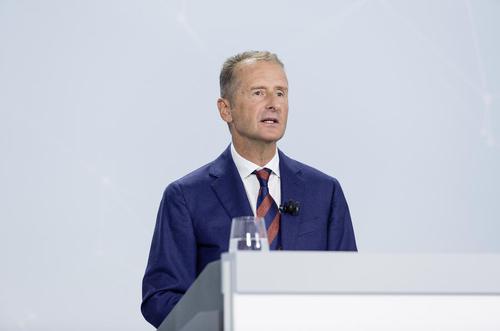 Hội đồng quản trị Tập đoàn Volkswagen ủng hộ cải cách của CEO, không bán Lamborghini và Ducati