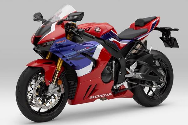 Siêu mô tô Honda CBR1000RR-R Fireblade ưu đãi giảm giá lên đến 90 triệu đồng