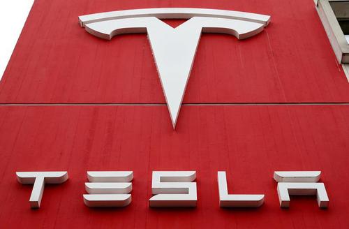 Tesla "chịu trận" trước tình trạng thiếu chip bán dẫn toàn cầu, phải đóng cửa nhà máy 2 ngày