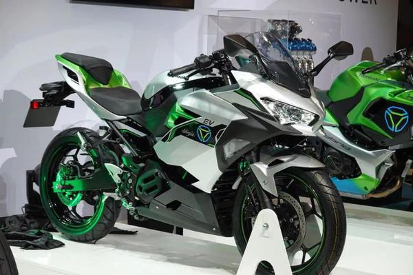 Kawasaki Z và Ninja chạy điện sẽ mở bán vào năm 2023