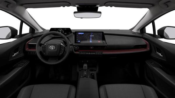 Toyota Prius ra mắt, trang bị công nghệ sạc bằng năng lượng mặt trời