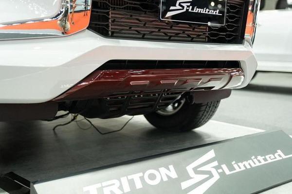 Mitsubishi Triton S-Limited Edition ra mắt với ngoại hình mới lạ, giá từ 572 triệu đồng