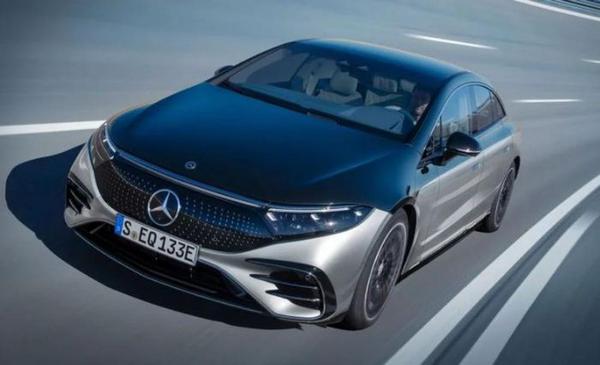 Mercedes-Benz EQS đạt danh hiệu Xe sang trọng của năm 2022