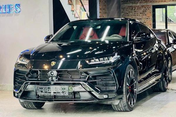Chi tiết Lamborghini Urus nhập tư hơn 21 tỷ đồng cập bến Việt Nam