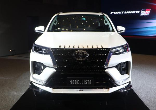 Toyota Fortuner bổ sung gói phụ kiện chính hãng cho ngoại hình thăng hạng