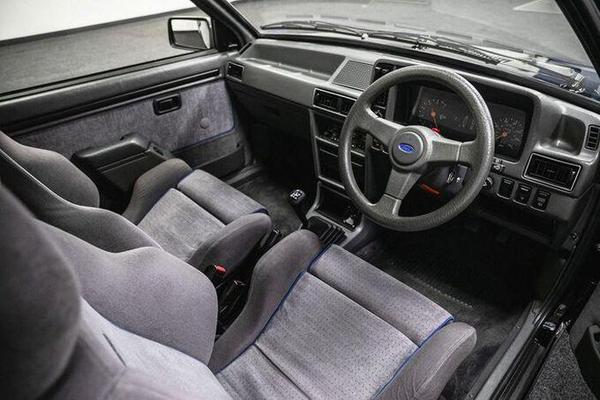 Ford RS Turbo Series 1 Escort từng thuộc quyền sở hữu của Công nương Diana được mang đi đấu giá