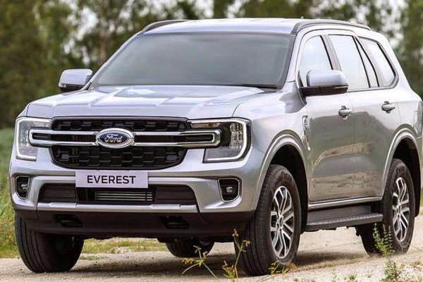 Chi tiết Ford Everest 2023 phiên bản giá rẻ chỉ từ 853 triệu đồng tại Thái Lan