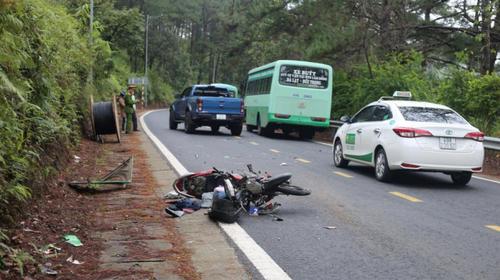 Người đàn ông tử vong tại chỗ do va chạm xe buýt tại đèo Prenn