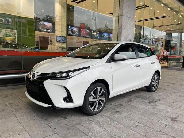 Toyota Yaris giảm giá cực mạnh tới hơn 60 triệu đồng