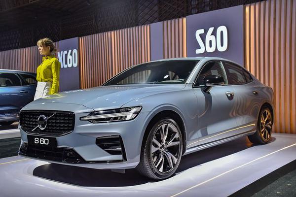Volvo S60 2022 giá 1,73 tỷ đồng tại Việt Nam có gì đặc biệt ?