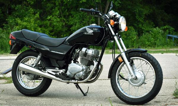Honda CB250 Nighthawk đời 1995 đang được rao bán với giá bán là 1000 USD