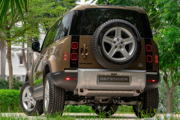 Land Rover Defender 90 chính thức ra mắt tại Việt Nam với giá từ 3,935 tỷ đồng