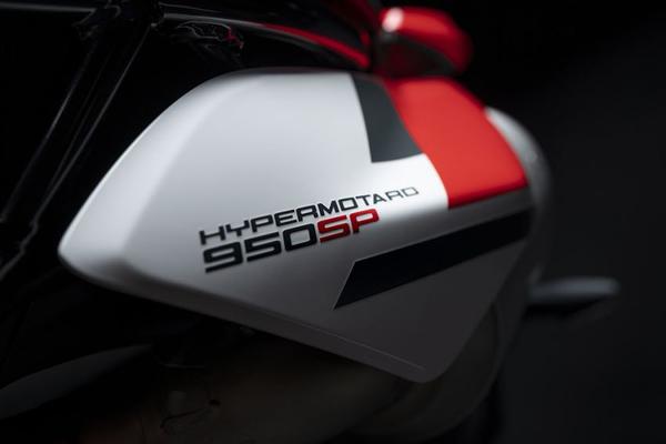Ducati Hypermotard 950 SP phiên bản 2022 chính thức được ra mắt