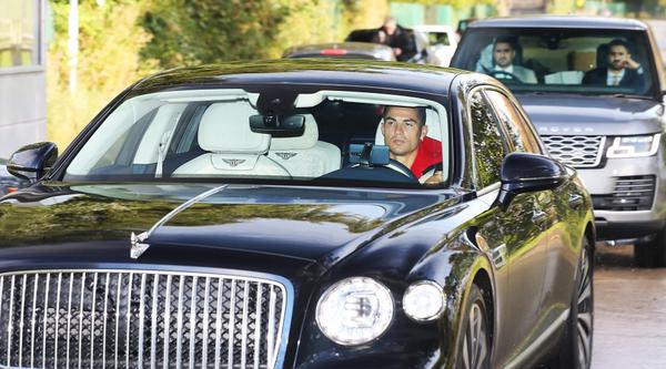 Ronaldo tậu thêm Bentley Flying Spur tại Manchester