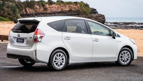 Toyota Prius V hybrid bị khai tử tại Australia do doanh số ế ẩm