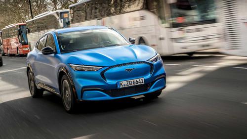 Ford sẽ loại bỏ động cơ đốt trong trên ô tô vào năm 2030 tại Châu Âu
