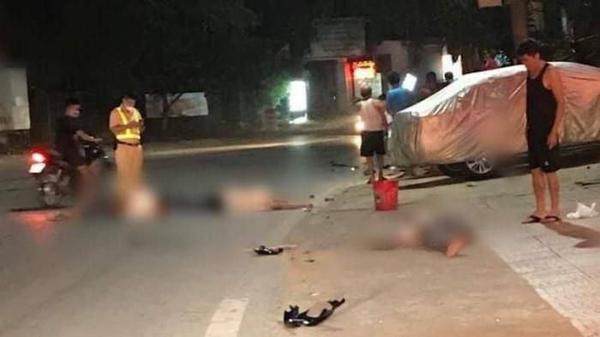 Xe máy kẹt 3 trong đêm tông trúng ô tô khiến 1 người tử vong, 2 người bị thương tại Hà Giang