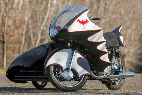 Xe của Batman bản "đời thật" Batcycle 1966 được rao bán đấu giá