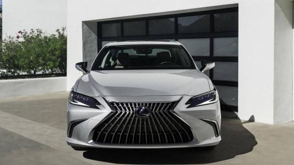 Lexus ES 2022 chính thức ra mắt tại Việt Nam, giá từ 2,55 tỷ đồng