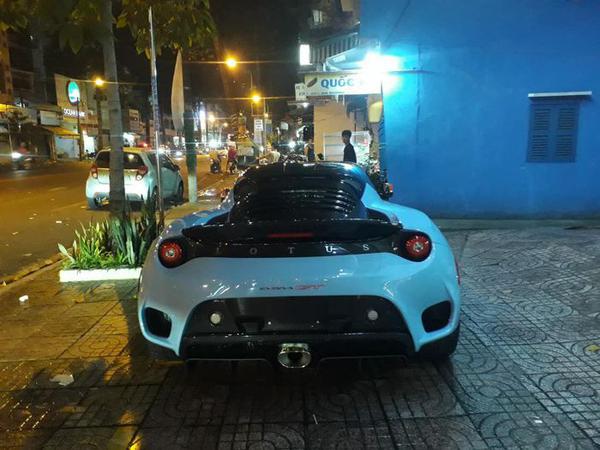 Cận cảnh chiếc Lotus Evora GT đầu tiên về Việt Nam