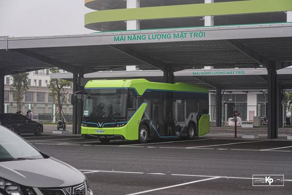 VinBus - Chiếc xe buýt đầu tiên của Việt Nam chạy thử nghiệm, xác nhận ngày chạy chính thức