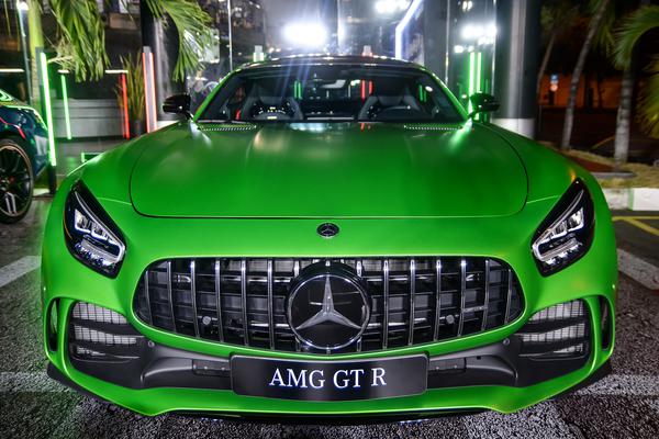 Ngắm Mercedes-AMG GT R với màu xanh lá nổi bật tại Việt Nam