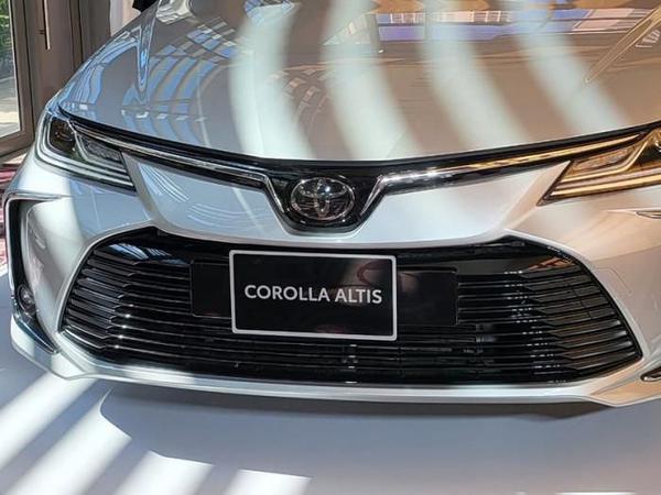 Toyota Corolla Altis 2022 xuất hiện tại đại lý, sẵn sàng ra mắt chính thức