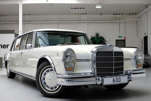 Mercedes-Benz 600 Pullman đời 1975 sang trọng được rao bán với giá gần 2,6 triệu USD