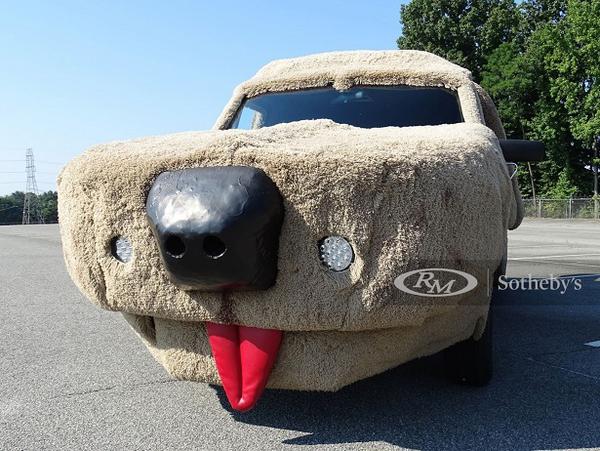 Xe van Ford Econoline phiên bản “Mutt Cutts” hình chú chó cực độc đáo