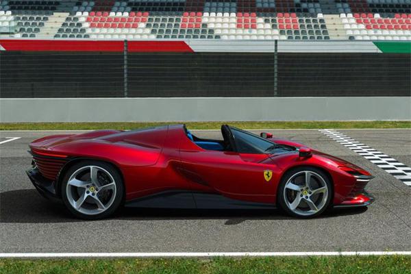Siêu xe Ferrari Daytona SP3 vừa ra mắt với số lượng giới hạn, giá 2,3 triệu USD