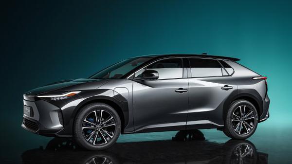 Toyota tuyên bố sẽ cho ra mắt 15 mẫu xe điện vào năm 2025