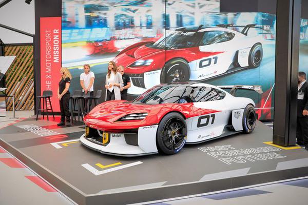Porsche 718 Boxster và Cayman bản chạy điện sẽ ra mắt vào năm 2025