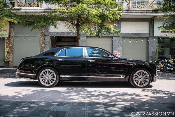 Xe sang Bentley Mulsanne lăn bánh sau 8 năm rao bán giá hơn 11 tỷ đồng ở Hà Nội