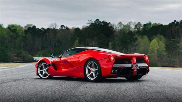 Siêu xe Ferrari LaFerrari Aperta 2017 "hàng hiếm" rao bán đấu giá hơn 100 tỷ đồng